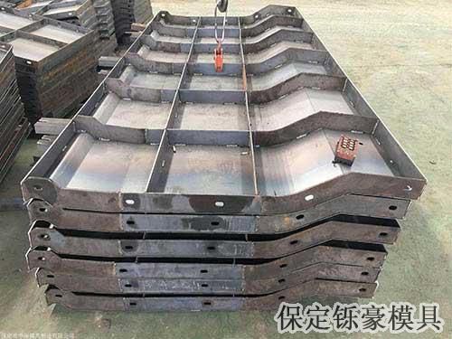 鋼防撞墻模具哪里有 鋼防撞墻模具哪里有