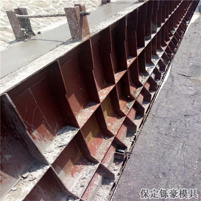 路面邊緣防撞墻模具 路面邊緣防撞墻模具
